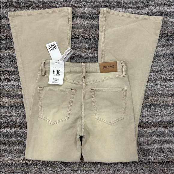 Urban Outfitters BDG Mid Rise Flare Corduroy Jeans In Crème Sz 28Wx32L NWT BDG - - Picture 9 of 14
